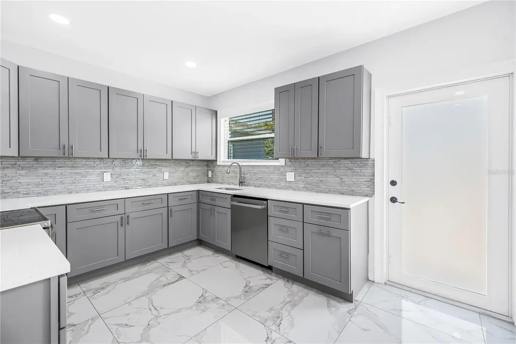1827 16th Street S St Petersburg FL 33705
