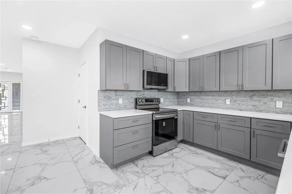1827 16th Street S St Petersburg FL 33705