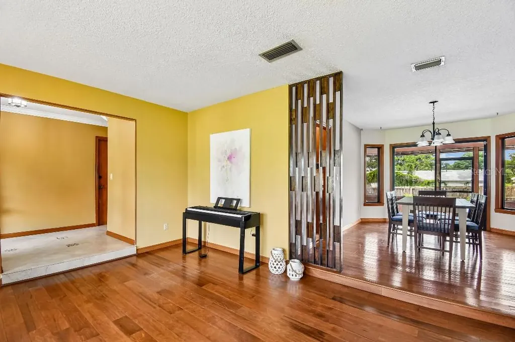 507 Fernwood Drive Altamonte Springs FL 32701