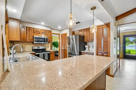 507 Fernwood Drive Altamonte Springs FL 32701