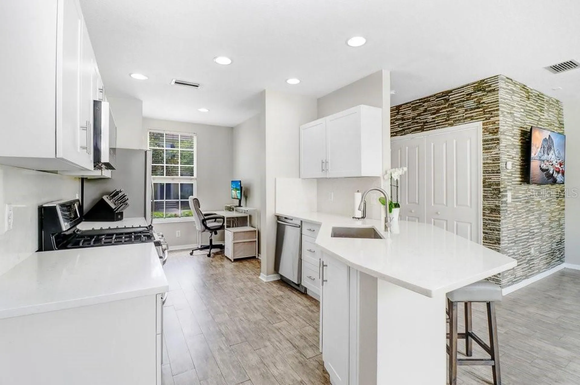 9915 New Parke Road Tampa FL 33626