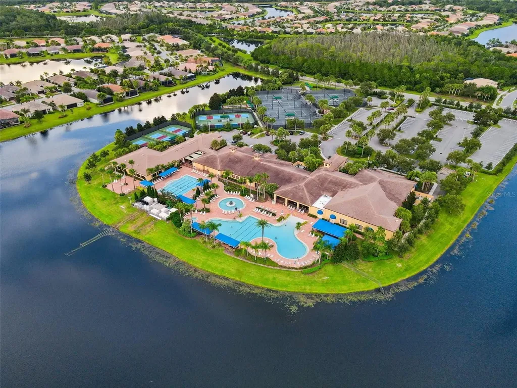 15929 Golden Lakes Drive Wimauma FL 33598