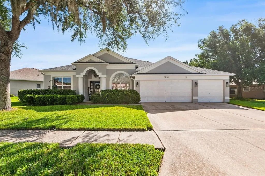 1210 Yardley Drive Wesley Chapel FL 33544