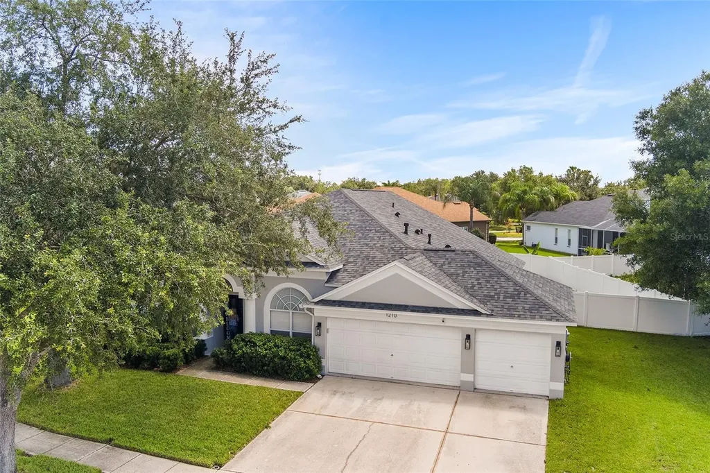 1210 Yardley Drive Wesley Chapel FL 33544