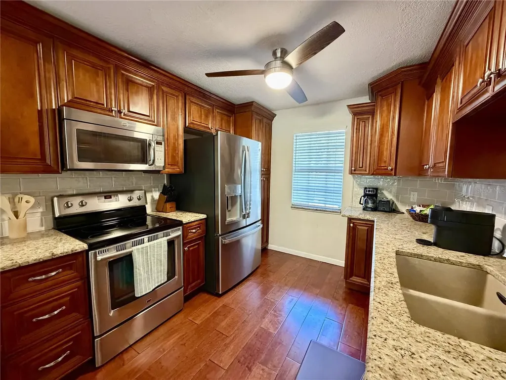 6905 Lake Place Court Tampa FL 33634