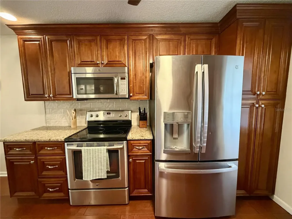 6905 Lake Place Court Tampa FL 33634