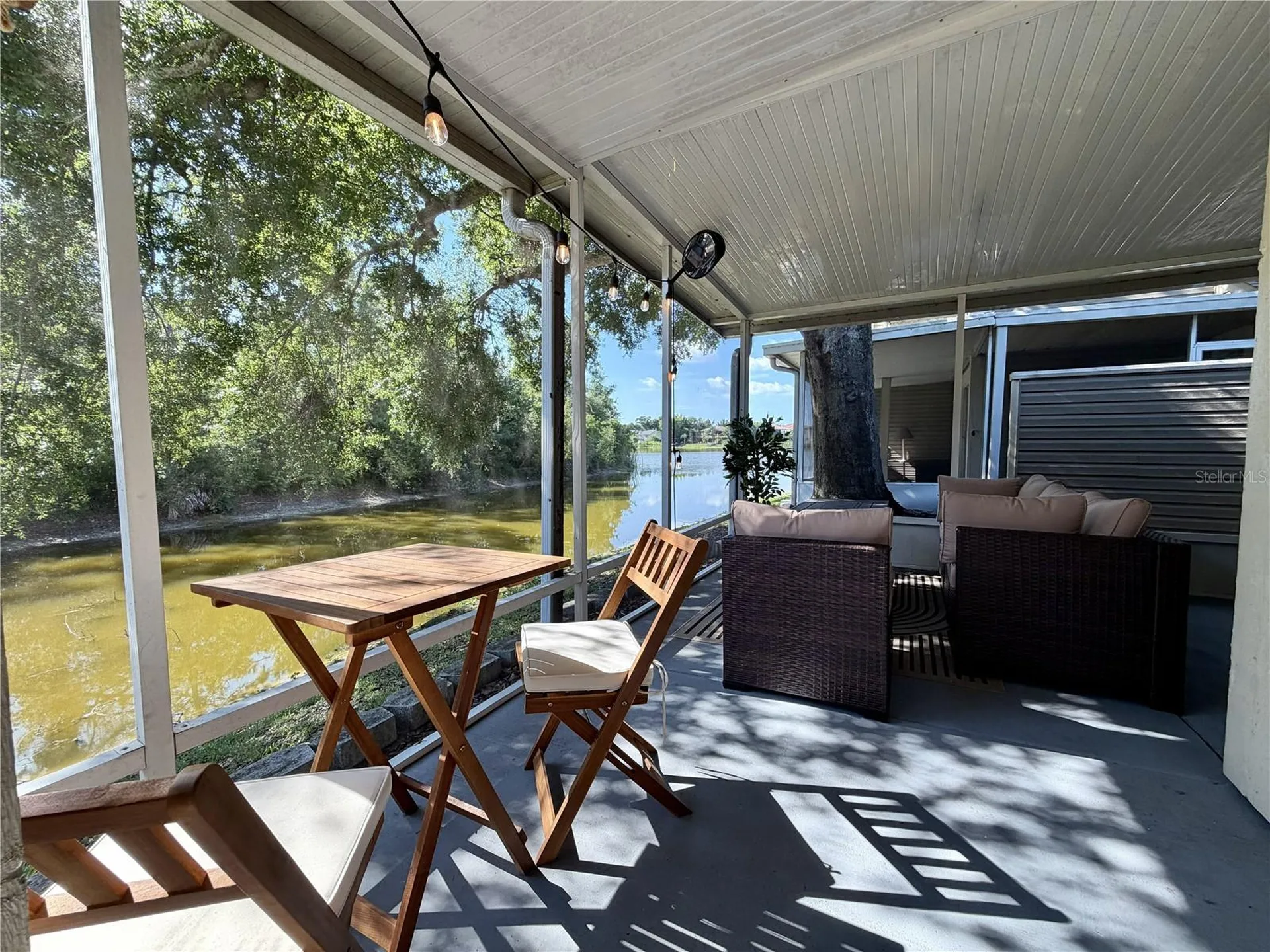 6905 Lake Place Court Tampa FL 33634