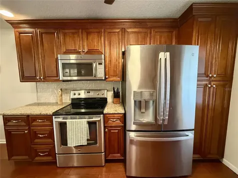 6905 Lake Place Court Tampa FL 33634