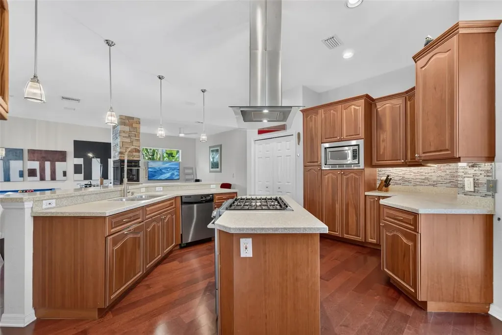 171 Americas Cup Boulevard Bradenton FL 34208