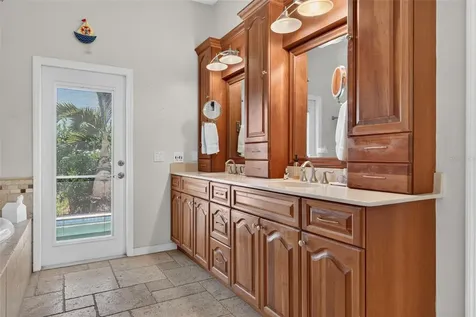 171 Americas Cup Boulevard Bradenton FL 34208
