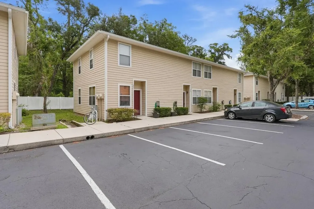 1710 NW 7th Street Gainesville FL 32609