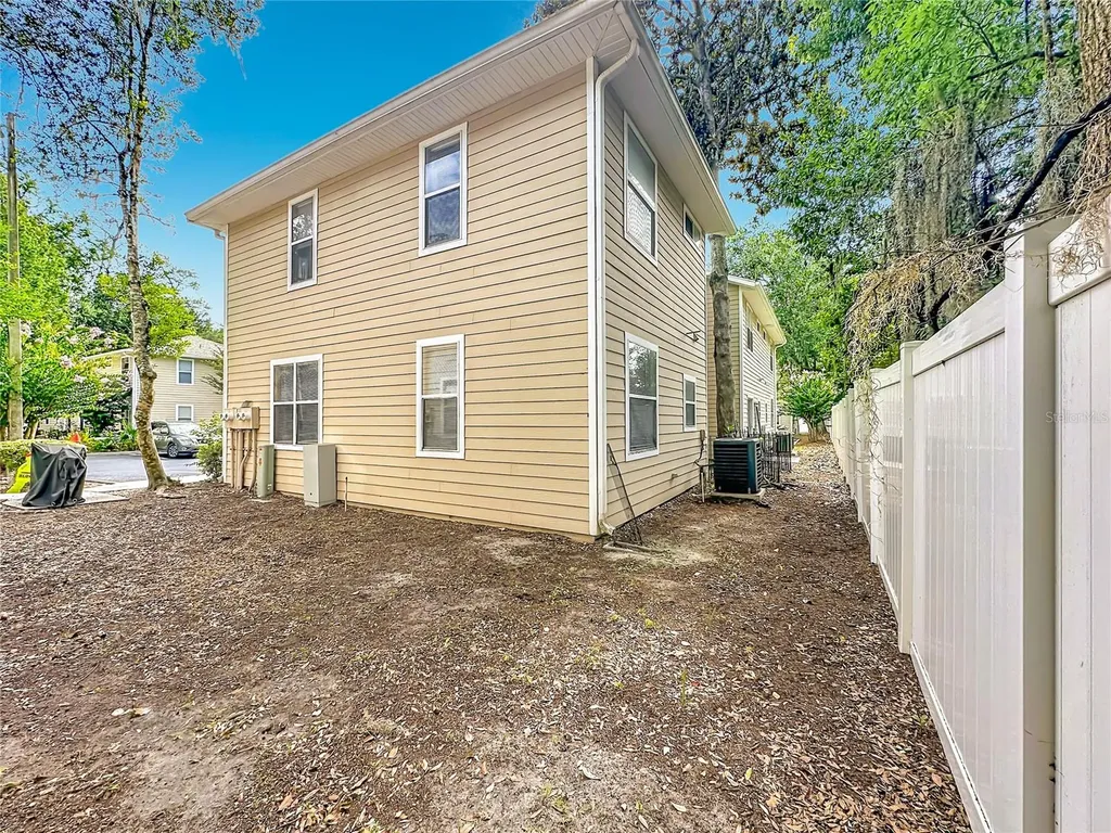1710 NW 7th Street Gainesville FL 32609