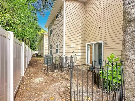 1710 NW 7th Street Gainesville FL 32609