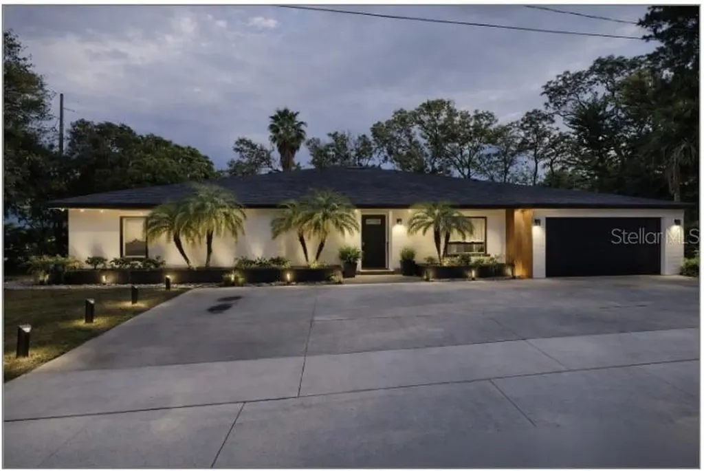 4631 N 40th Street N St Petersburg FL 33714