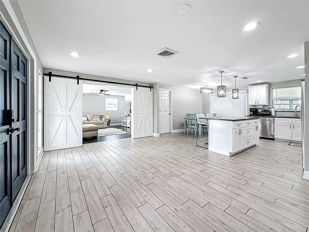 2449 66th Avenue S St Petersburg FL 33712