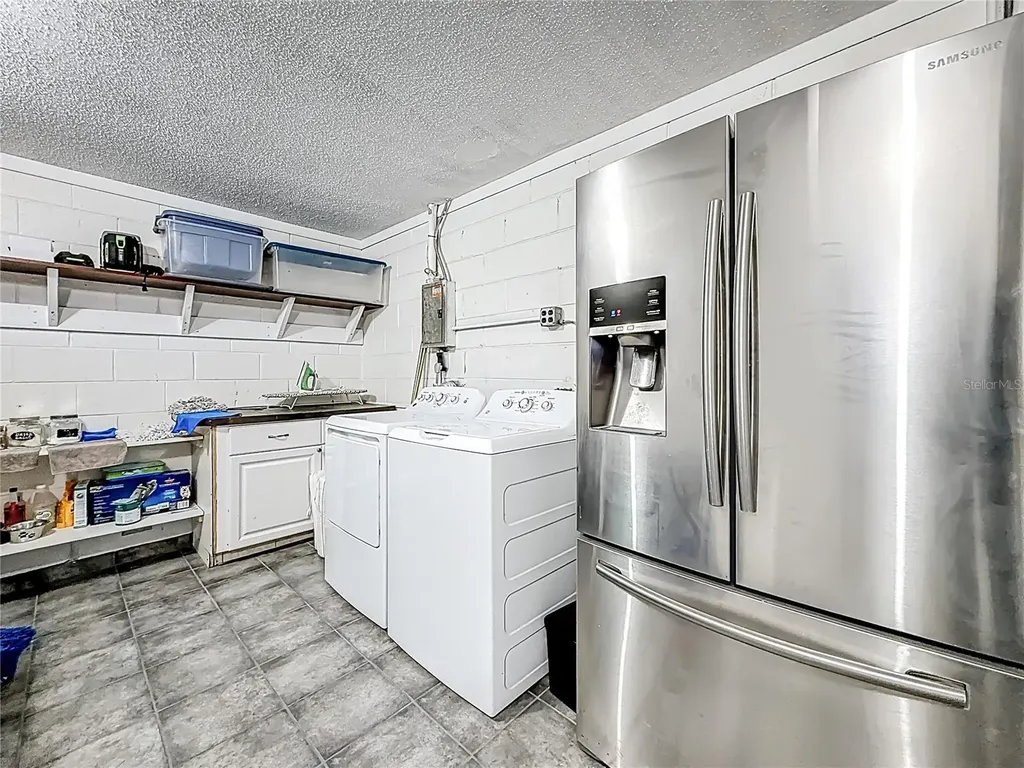 2449 66th Avenue S St Petersburg FL 33712