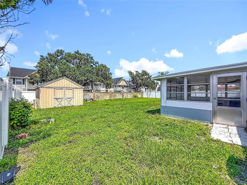 2449 66th Avenue S St Petersburg FL 33712