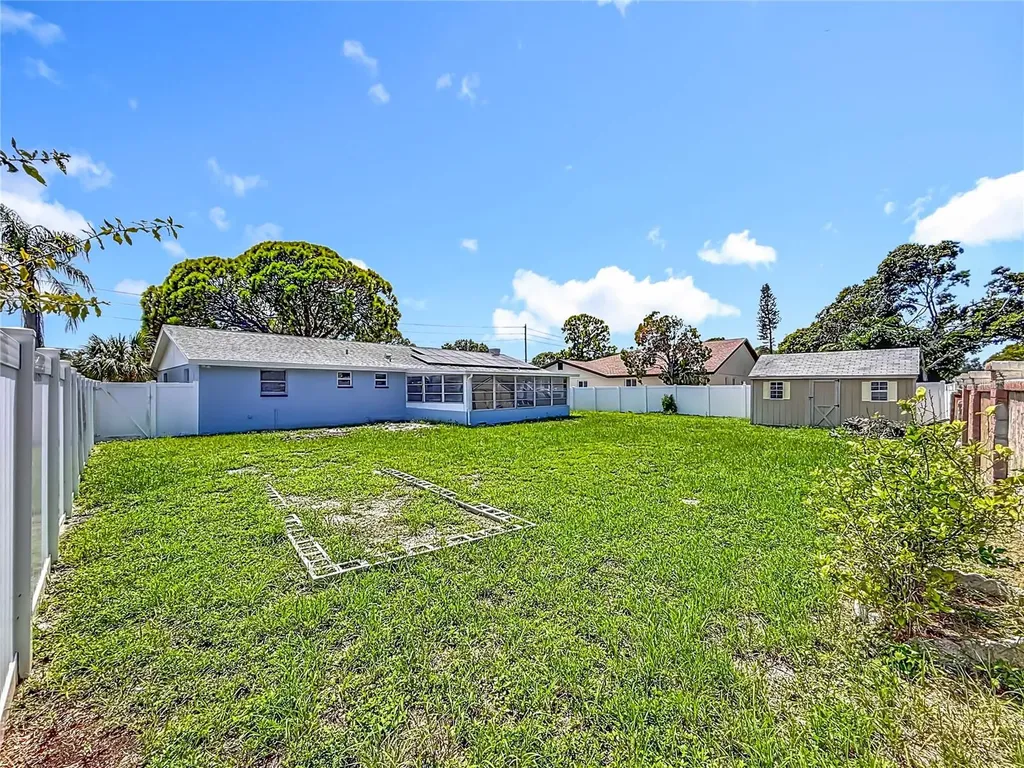 2449 66th Avenue S St Petersburg FL 33712
