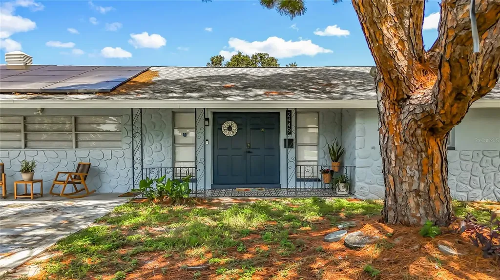 2449 66th Avenue S St Petersburg FL 33712