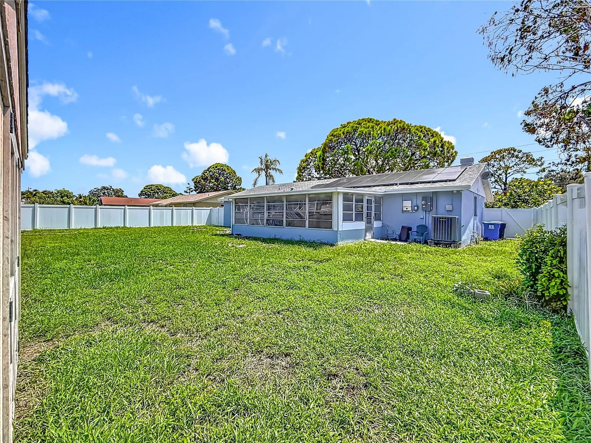 2449 66th Avenue S St Petersburg FL 33712