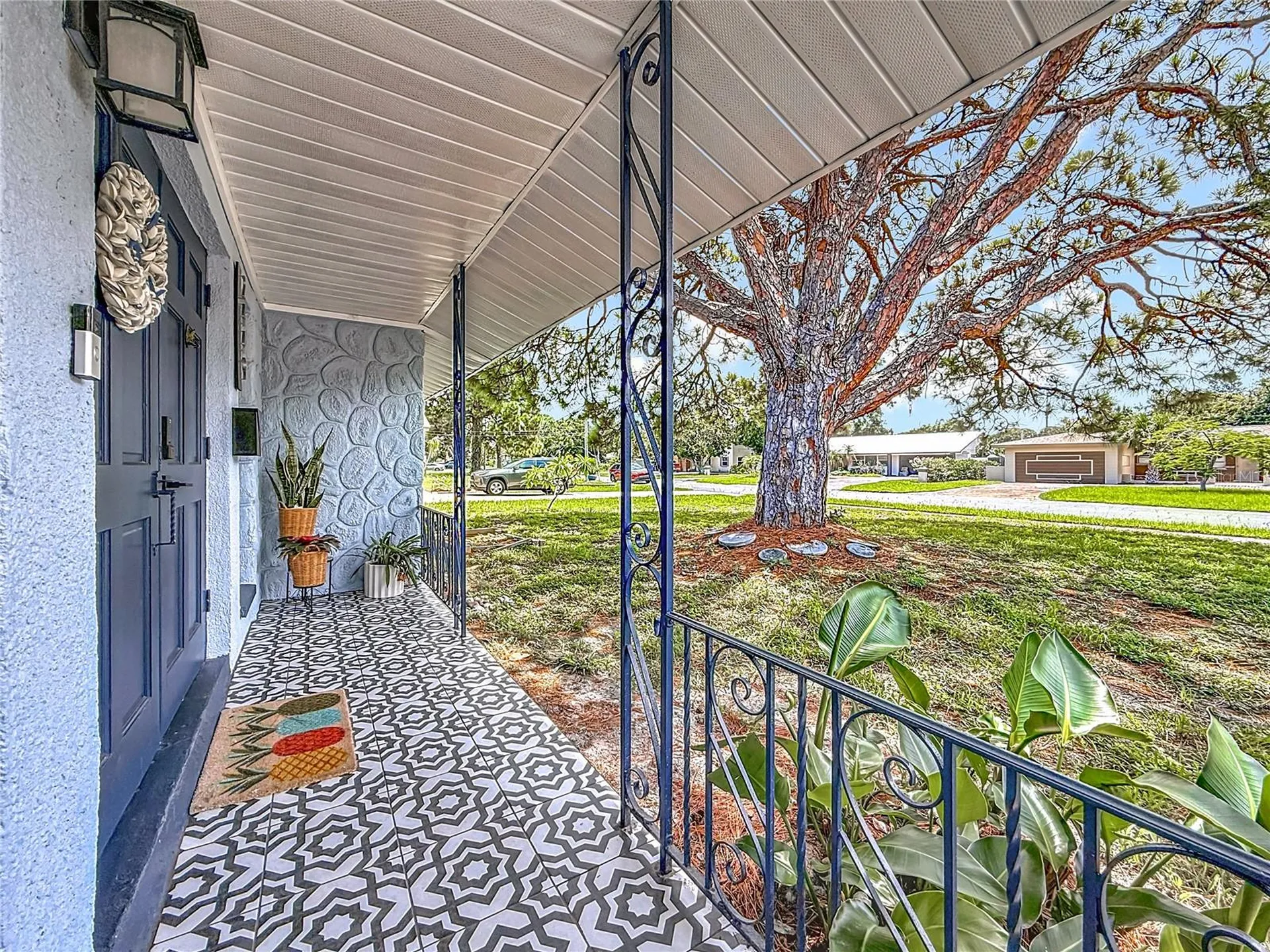 2449 66th Avenue S St Petersburg FL 33712