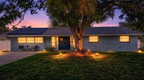 2449 66th Avenue S St Petersburg FL 33712
