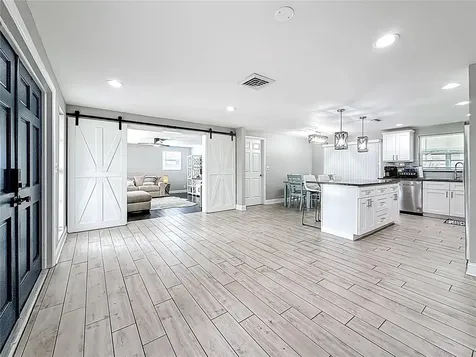 2449 66th Avenue S St Petersburg FL 33712