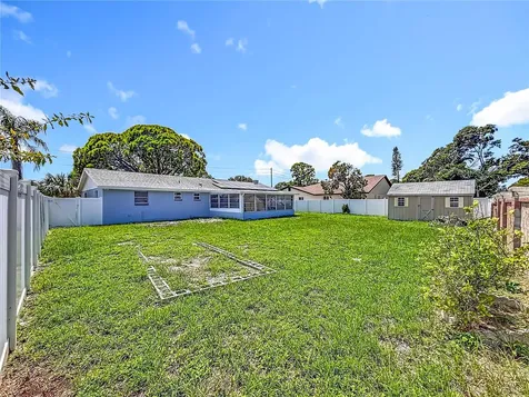 2449 66th Avenue S St Petersburg FL 33712