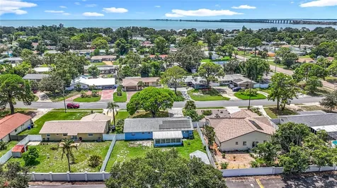 2449 66th Avenue S St Petersburg FL 33712