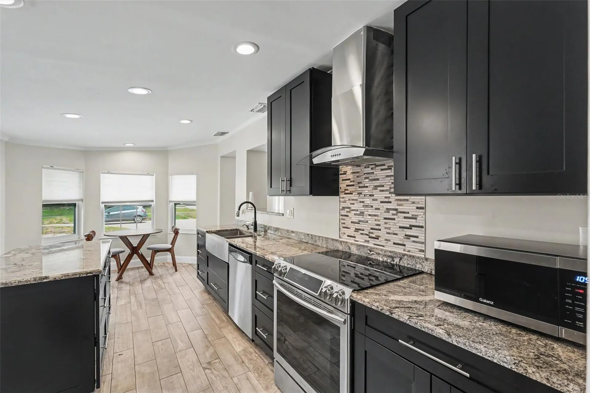 860 86th Avenue N St Petersburg FL 33702