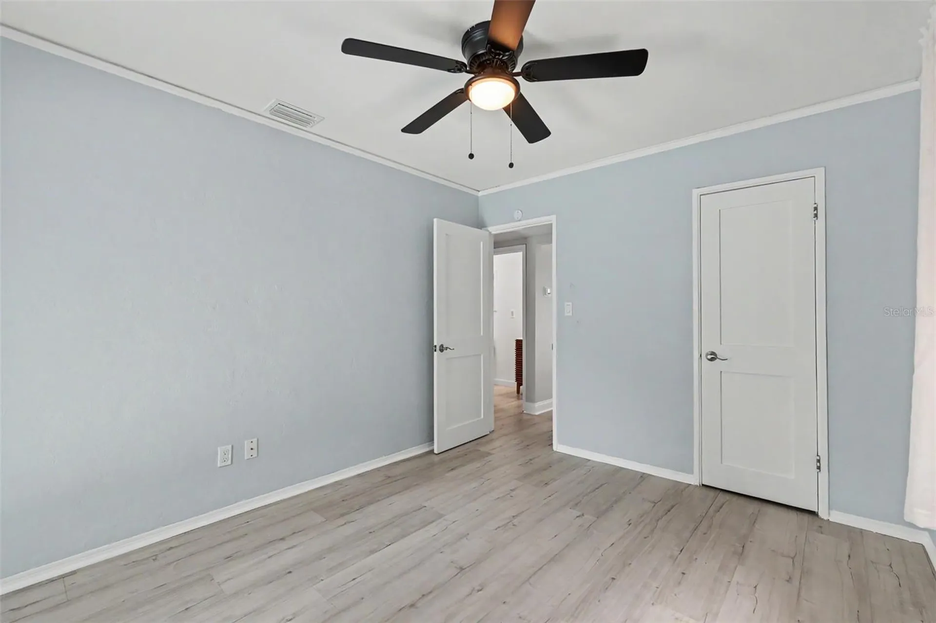 860 86th Avenue N St Petersburg FL 33702