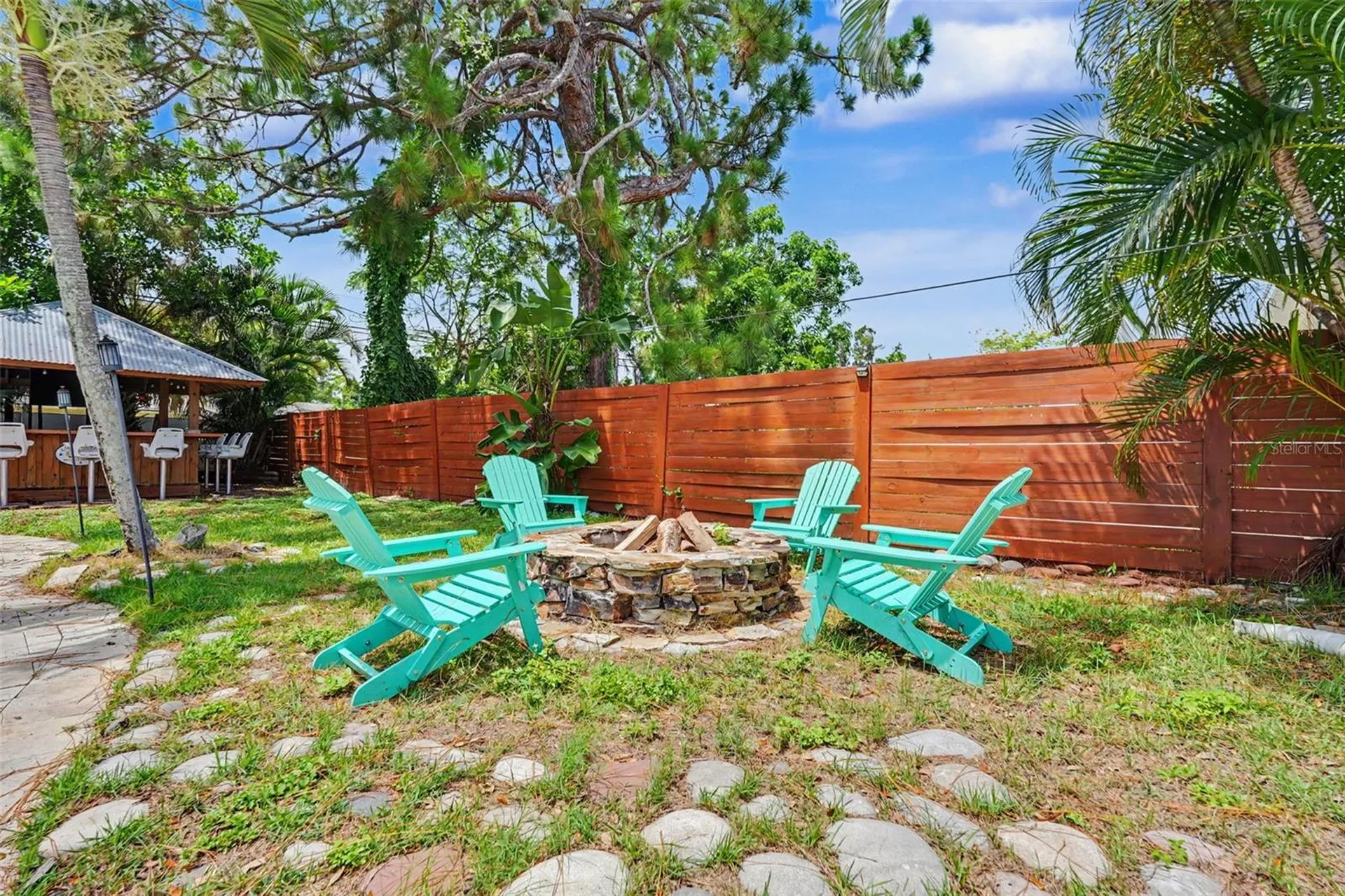 860 86th Avenue N St Petersburg FL 33702