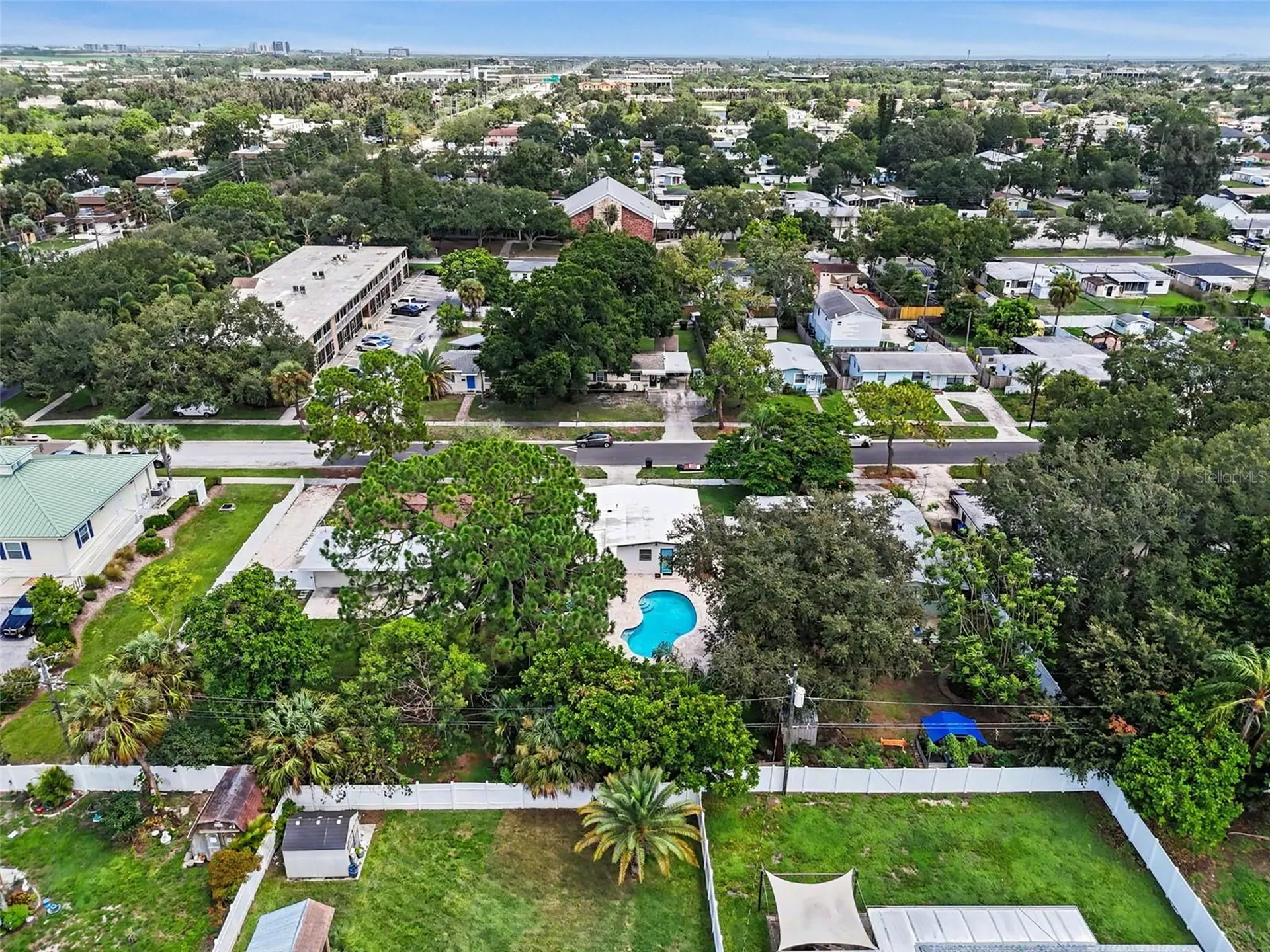 860 86th Avenue N St Petersburg FL 33702