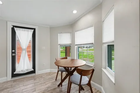 860 86th Avenue N St Petersburg FL 33702