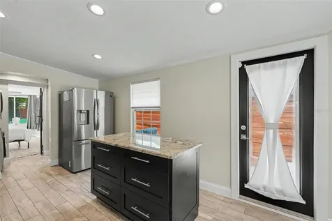 860 86th Avenue N St Petersburg FL 33702