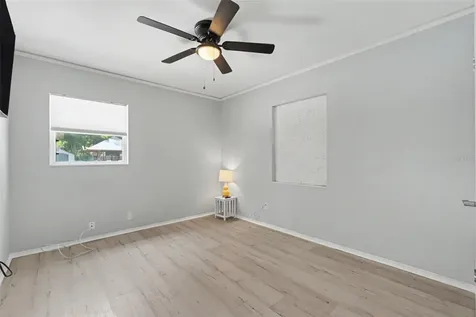 860 86th Avenue N St Petersburg FL 33702