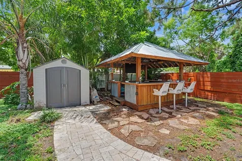 860 86th Avenue N St Petersburg FL 33702