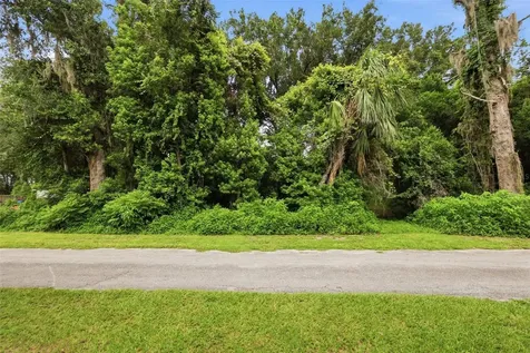 S Lakeview Drive Lake Helen FL 32744