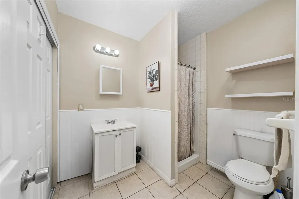 518 Tohopekaliga Avenue Kissimmee FL 34744