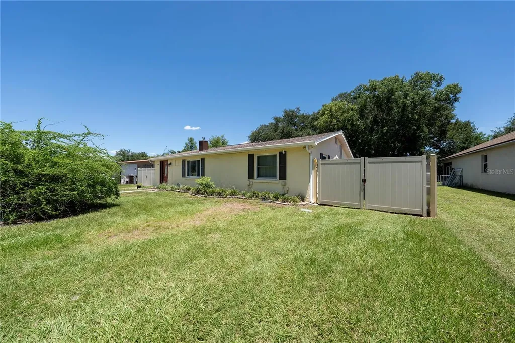 518 Tohopekaliga Avenue Kissimmee FL 34744