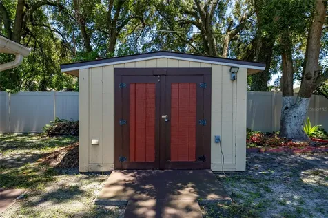 518 Tohopekaliga Avenue Kissimmee FL 34744