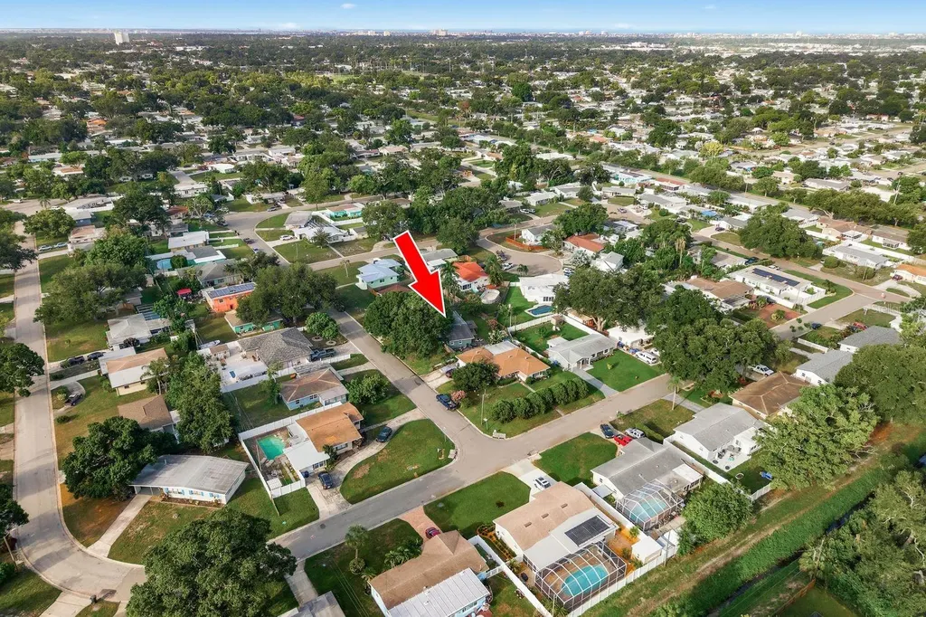 3280 56th Way N St Petersburg FL 33710