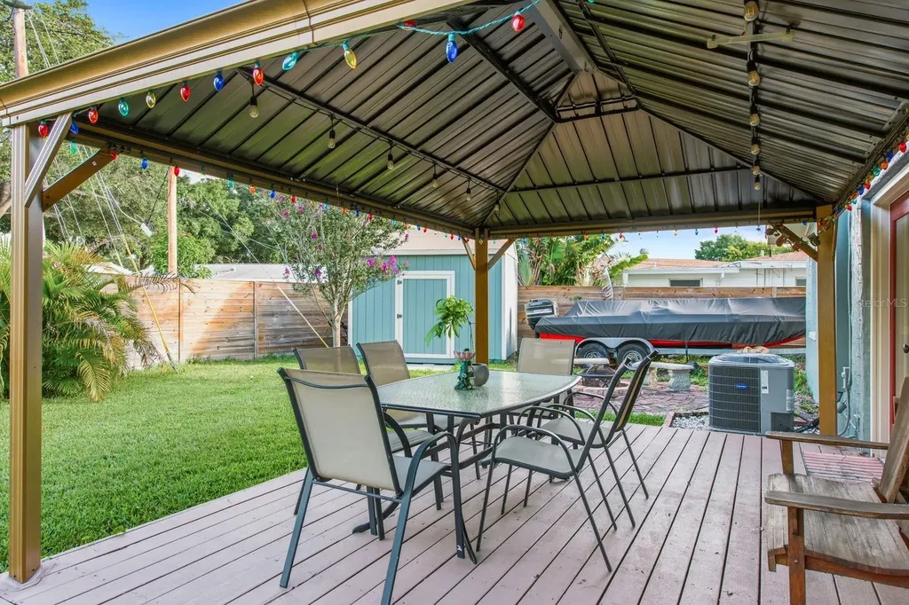 3280 56th Way N St Petersburg FL 33710