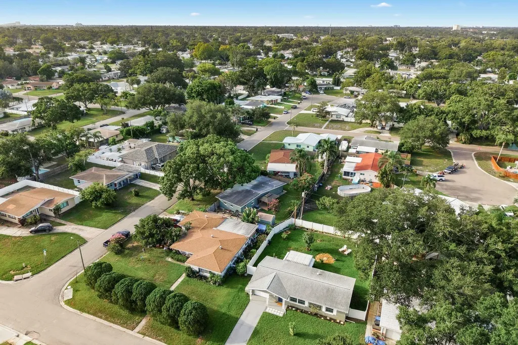 3280 56th Way N St Petersburg FL 33710