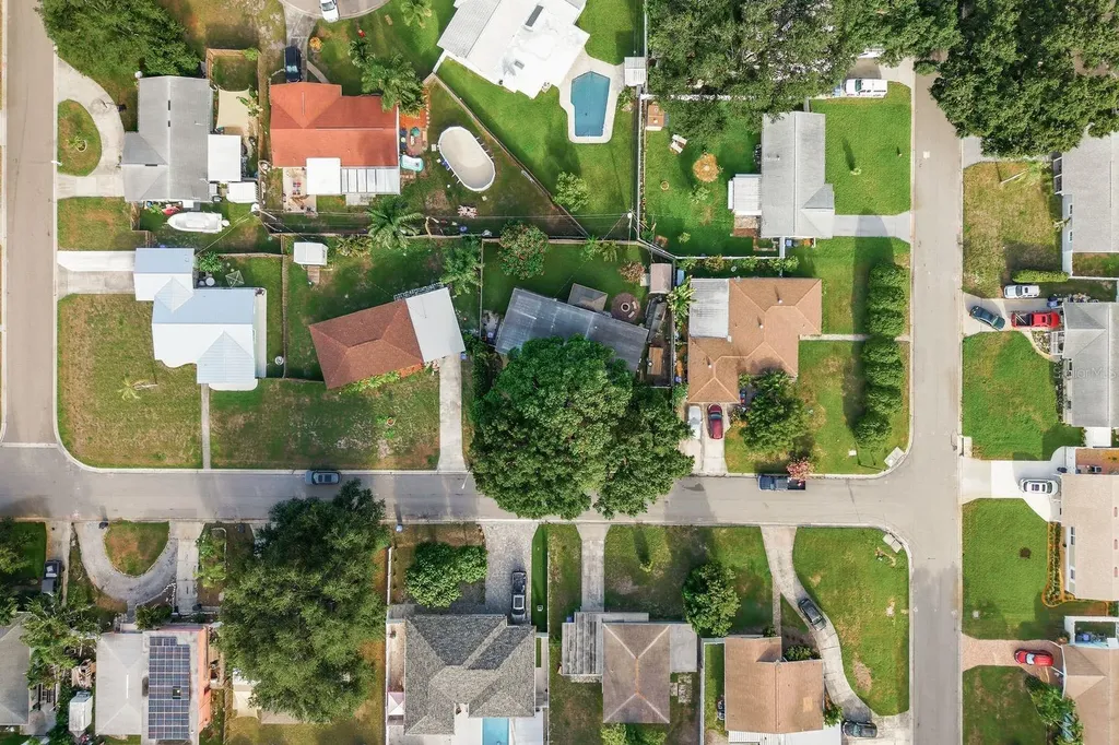 3280 56th Way N St Petersburg FL 33710