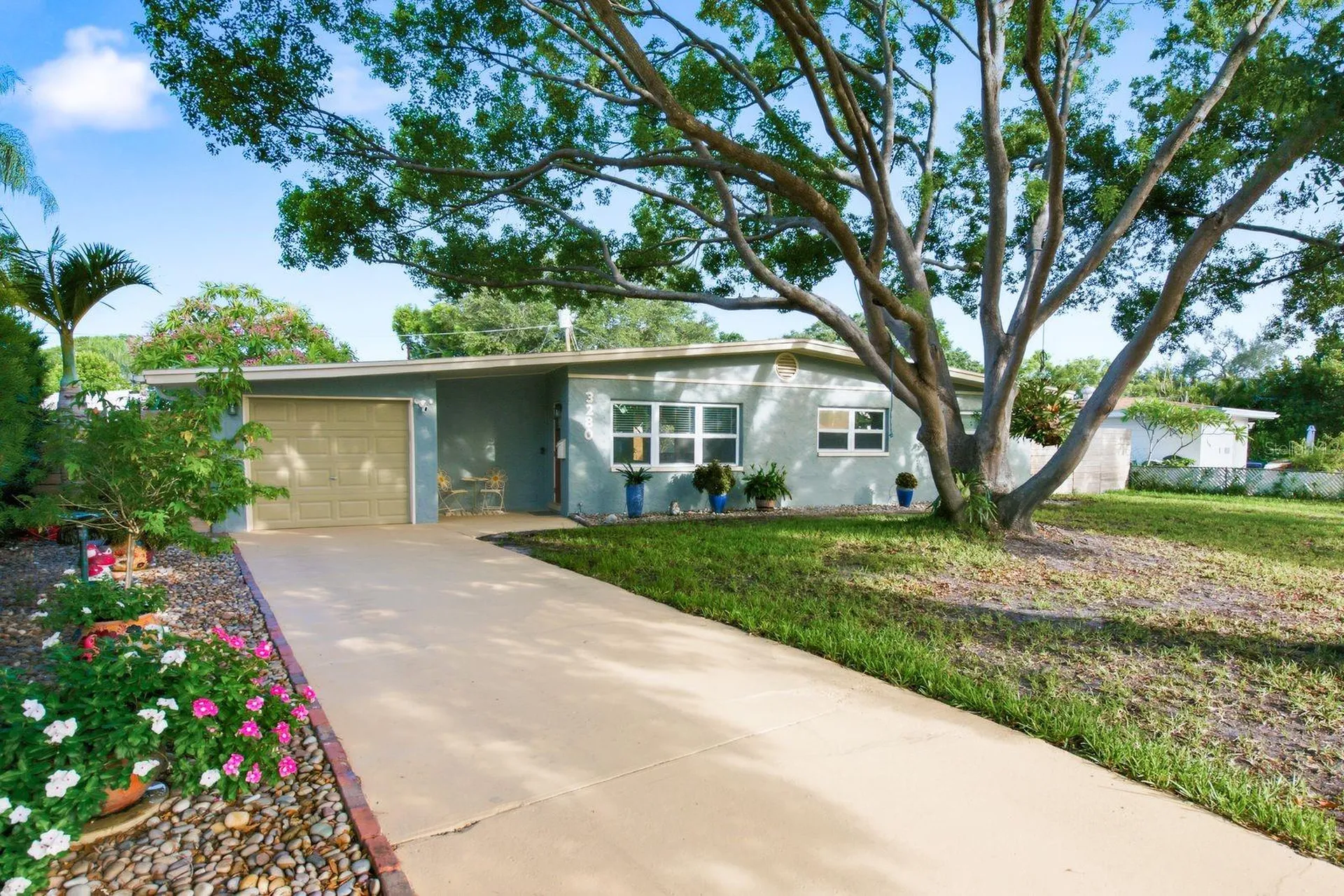 3280 56th Way N St Petersburg FL 33710