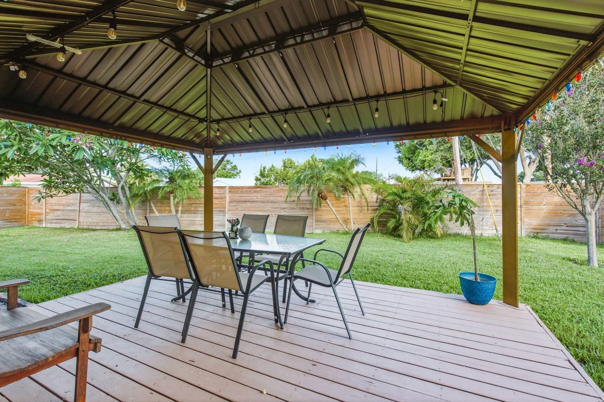3280 56th Way N St Petersburg FL 33710