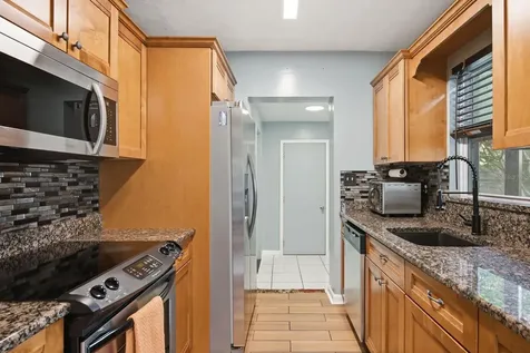 3280 56th Way N St Petersburg FL 33710