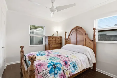3280 56th Way N St Petersburg FL 33710