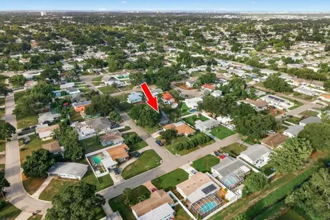 3280 56th Way N St Petersburg FL 33710